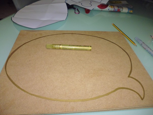 pasamos la plantilla de la pizarra a la madera DM